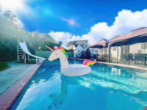 New Charming Spacious Disneyland Pool Home
